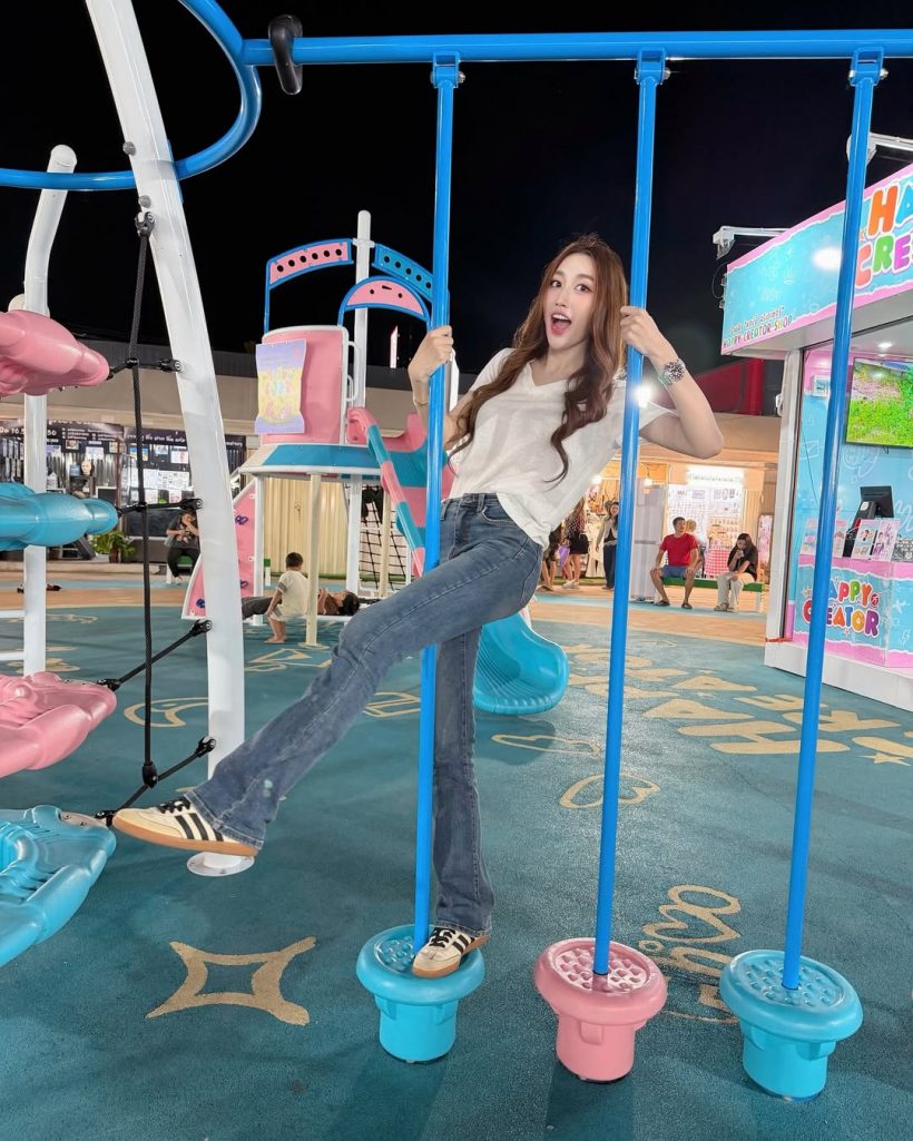 ตลาดนัดแทบแตก! นางเอกดัง โผล่เดินเที่ยว ไม่ถือตัวสักนิด