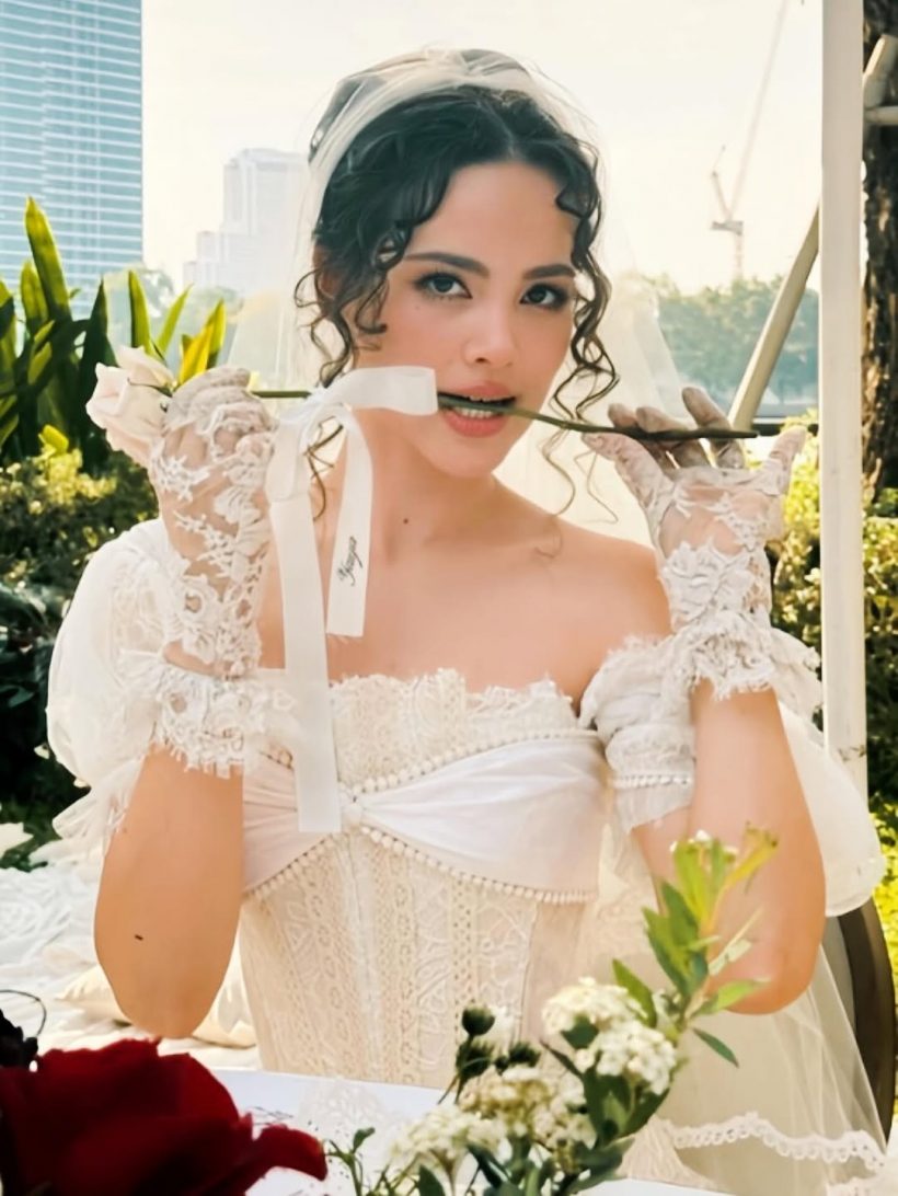 ญาญ่า รวมตัวแก๊งเพื่อนจัดปาร์ตี้สละโสด สวยอย่างกับตุ๊กตา