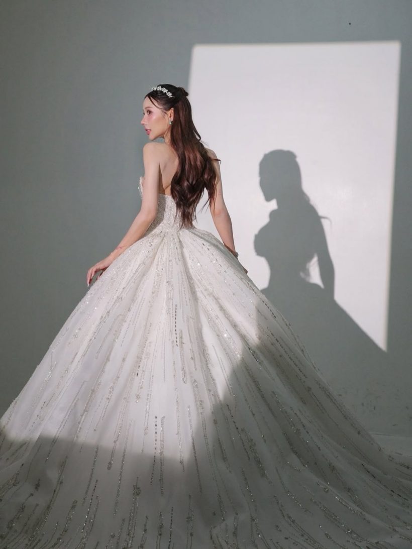 พระเอกฮอต ควงแฟนสาวเข้าพิธีวิวาห์ สวยหล่อออร่าพุ่ง