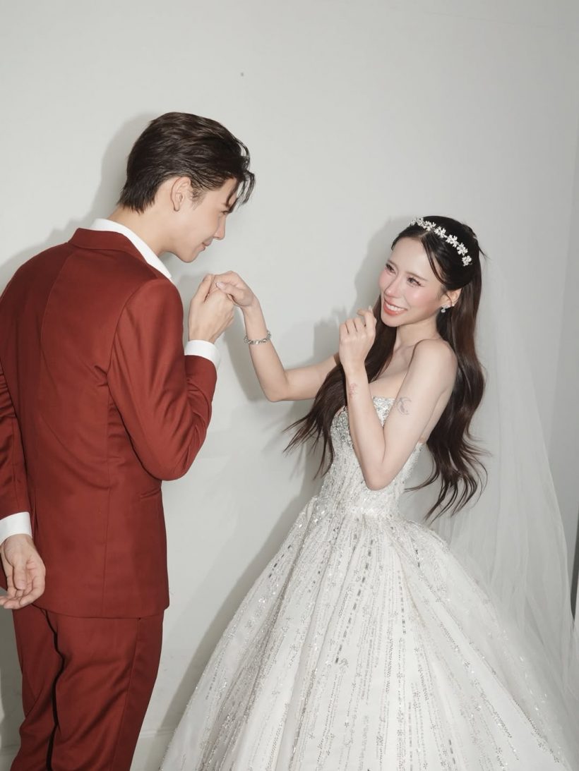 พระเอกฮอต ควงแฟนสาวเข้าพิธีวิวาห์ สวยหล่อออร่าพุ่ง