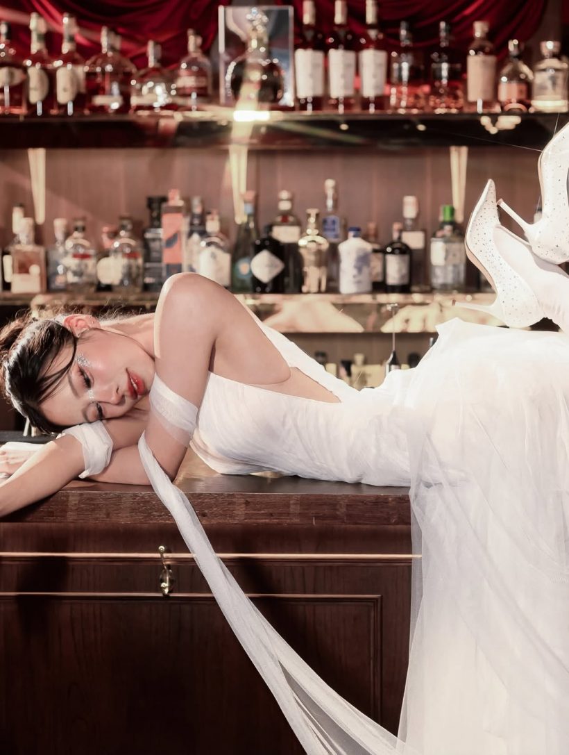 พระเอกฮอต ควงแฟนสาวเข้าพิธีวิวาห์ สวยหล่อออร่าพุ่ง