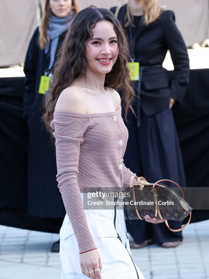 ส่องลุคสวย ญาญ่า อุรัสยา เเฟชั่นวีคปีนี้ไม่ต้องเเบกชุดเเล้ว