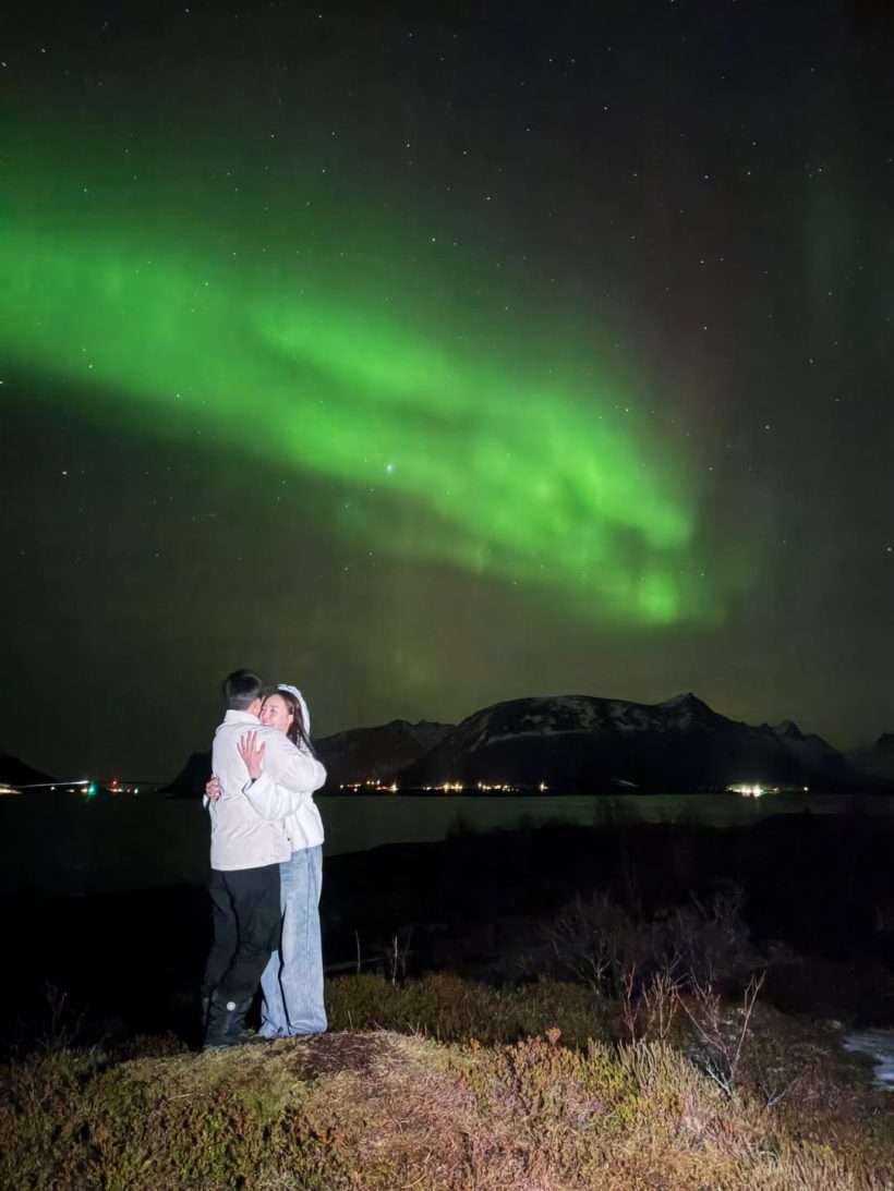 สิ้นสุดการรอคอย พระเอกขอนางเอกแต่งงาน กลางแสงเหนือ