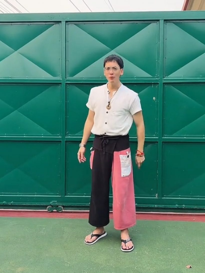 บี้-สุกฤษฎิ์ โชว์สเต็ปสับฉลองเพลงอู้บ่จ้าง 1 ล้านวิวแล้ว