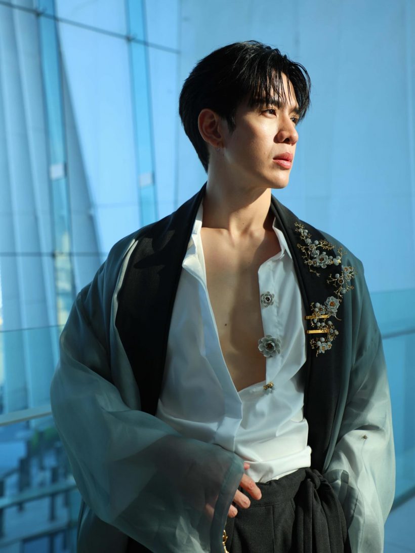 นาทีระทึก..พระเอกดังสติหลุด หลังซาแซงพุ่งใส่กลางงาน!