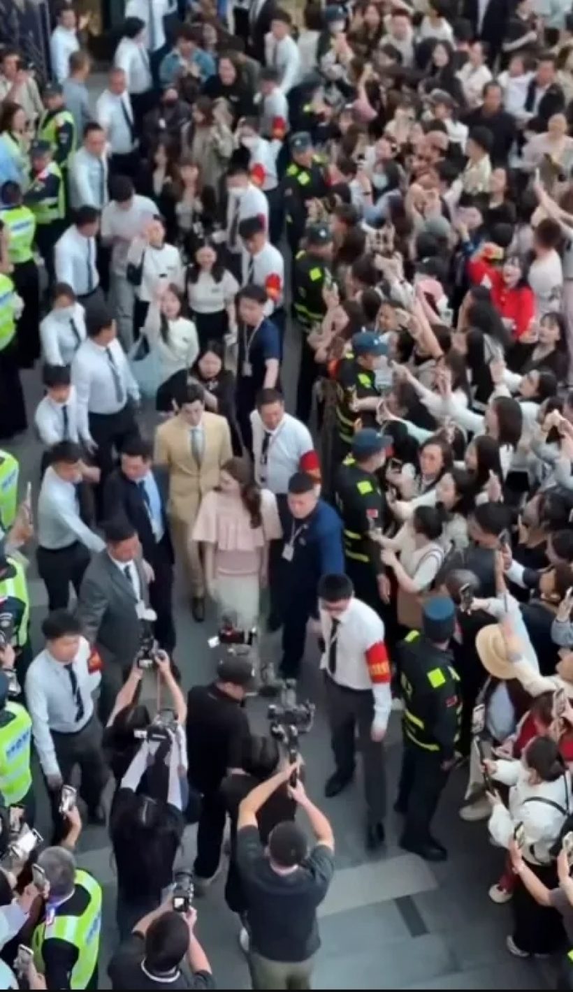 เอาอีกละ?แอฟโดนมนุษย์ป้าเหยียด หลังควงนนกุลที่จีน