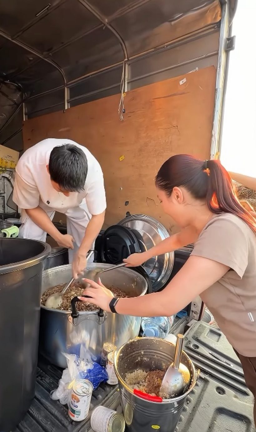 นี่แหละ พระเอกนางเอกตัวจริง ทำอาหารให้หมาจร 500 ชีวิต