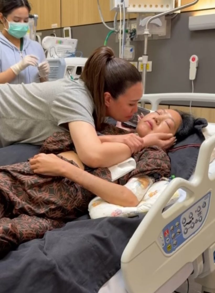 ดาราดัง เยี่ยมคุณหญิงแมงมุม ซึ้งมิตรภาพสุดที่เงินทองก็ซื้อไม่ได้