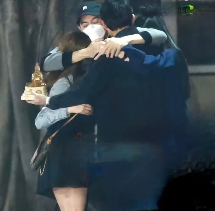 น้ำตาซึม! มุก มาริษา เปิดภาพ แซม ยุรนันท์ ซุ่มบวชเงียบ