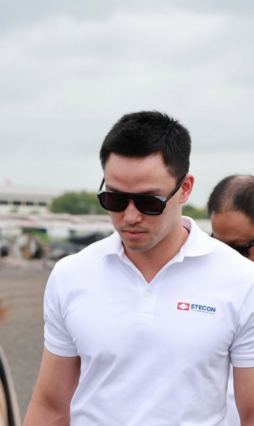 ส่องข้อความลับ! เป๊กเศรณี ส่งการ์ดให้เกรซชลิตา ย้ำข่าวจีบ?