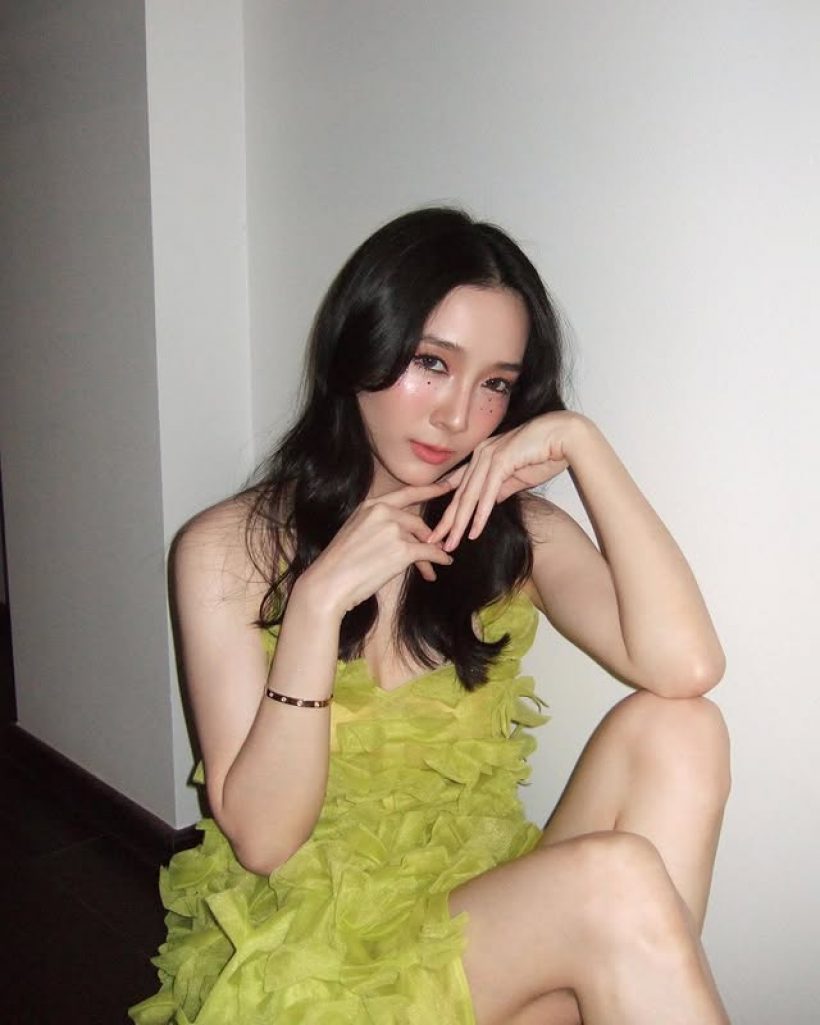 ส่องข้อความลับ! เป๊กเศรณี ส่งการ์ดให้เกรซชลิตา ย้ำข่าวจีบ?