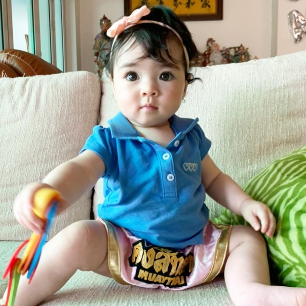 น่ารักจังลูก ลิเดียโพสต์ภาพ น้องเดมี่ ในชุดกางเกงมวยค่ายคงสิทธา 