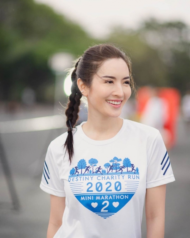 สดใสท้าเเดด น้องปีใหม่ โพสต์เก่ง รีวิวน้ำเพื่อสุขภาพ 