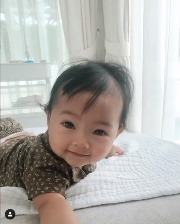 เจนี่ อวดความน่ารัก น้องโนล่า ส่งยิ้มหวานทำตาแป๋ว รับเช้าวันฝนตก