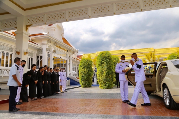 บรรยากาศงาน พระราชทานเพลิงศพ คุณพ่อ เเต้ว ณฐพร (คลิป)