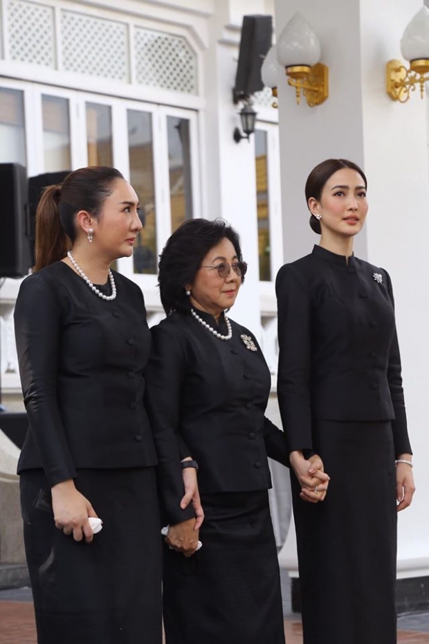 บรรยากาศงาน พระราชทานเพลิงศพ คุณพ่อ เเต้ว ณฐพร (คลิป)