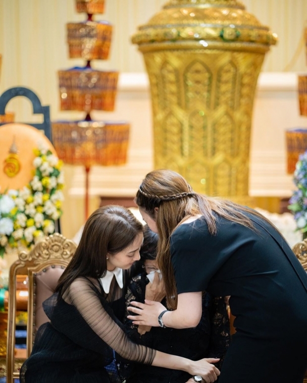 บรรยากาศงาน พระราชทานเพลิงศพ คุณพ่อ เเต้ว ณฐพร (คลิป)