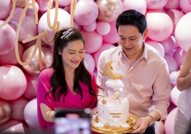 ฟลุค-นาตาลี จัดปาร์ตี้ Baby Shower ต้อนรับเบบี๋หมื่นล้าน ลูกสาวคนแรก