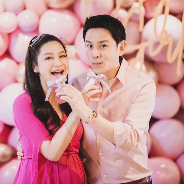 ฟลุค-นาตาลี จัดปาร์ตี้ Baby Shower ต้อนรับเบบี๋หมื่นล้าน ลูกสาวคนแรก