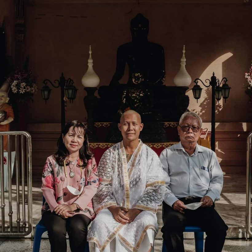 สามีอีฟ พุทธิดา บวชมอบบุญกุศลให้ อาต้อย-ครอบครัว