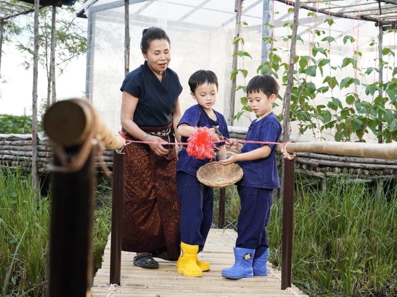 ยายหนิงสอนหลานชายดีมาก น้องสายฟ้าพายุ เล่นของเล่นบ้านๆไม่ติดหรู