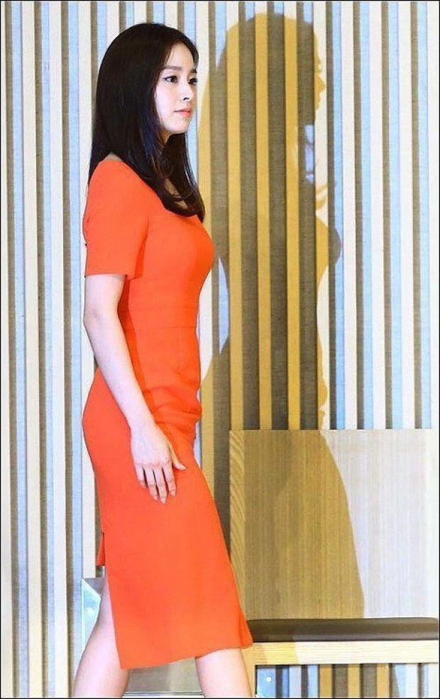 ปอย ตรีชฎา เบียด คิมแตฮี ขึ้นแท่นสวยยันเงาแบบสาวไทย