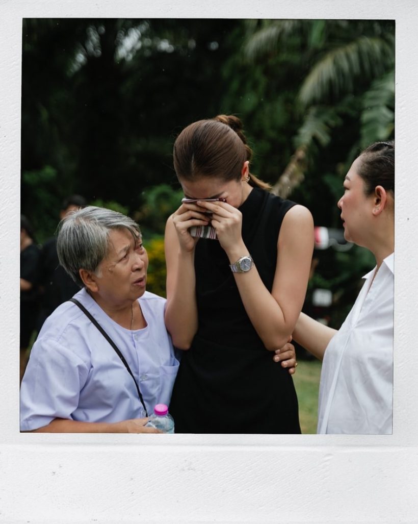 สุดเศร้า ! นางเอกช่องวัน ยืนร่ำไห้ ส่งคุณพ่อเป็นครั้งสุดท้าย