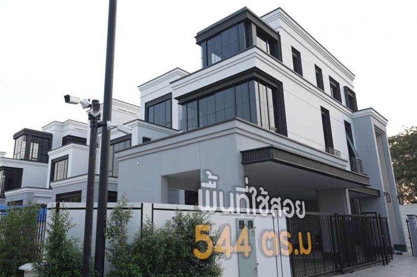 ทัวร์บ้านใหม่ ตู่ ภพธร อลังการ3ชั้น พร้อมพื้นที่จอดรถให้เบิ้มๆ