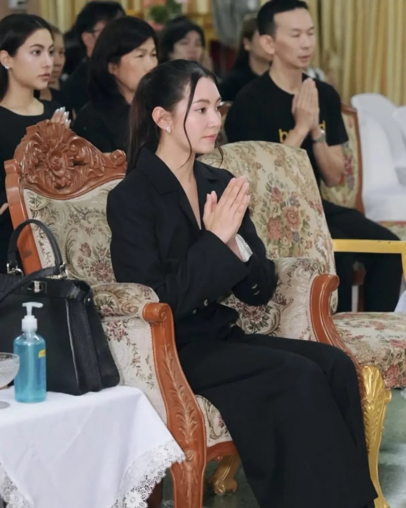 เปิดภาพ วิล ชวิณ เคียงข้าง เบลล่า ส่งคุณยายขึ้นสวรรค์