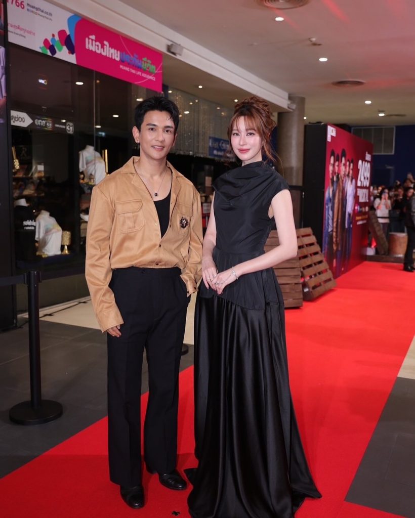 เซอร์ไพรส์คนทั้งงาน! อดีตคู่รักพระนาง โผล่ควงแขนเดินพรมแดง