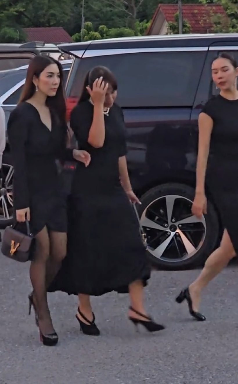 ชาวเน็ตโฟกัส ดาราสาวข้างวุ้นเส้น ลุคนี้ถูกพูดถึงแรงไม่หยุด