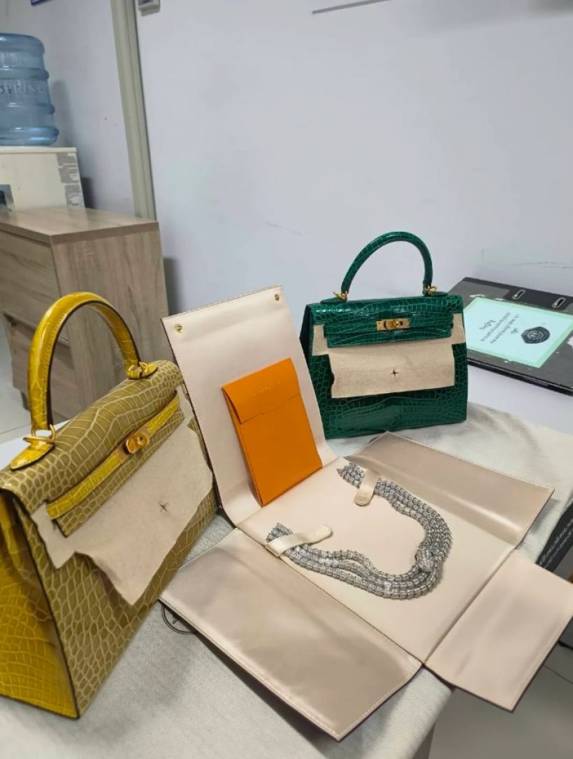 จบด้วยดี!! ดิว อริสรา คืนสร้อย Bvlgari-กระเป๋าแบรนด์เนม ให้ เมย์ วาสนา แล้ว