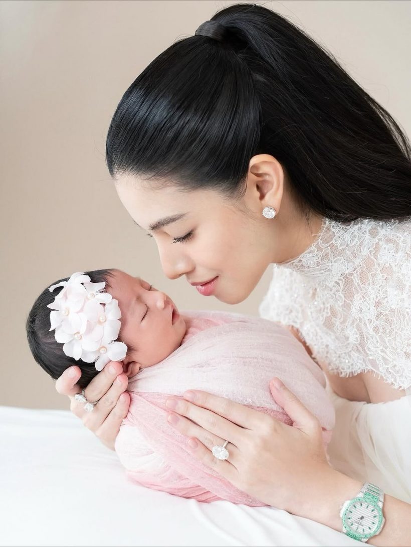 นางฟ้าตัวน้อยลืมตาดูโลก! แคท ซอนญ่า เปิดตัวลูกสาวคนที่ 2