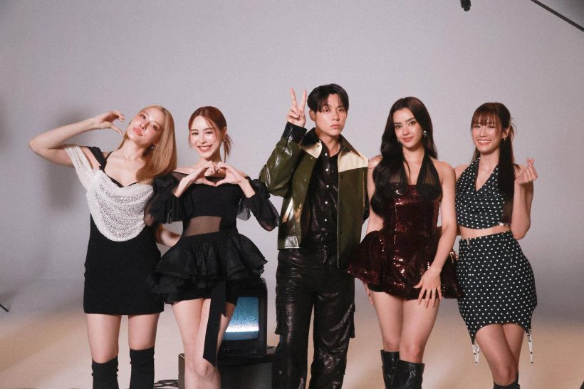 เเฟนๆสงสาร โบว์-หลิงหลิง ถ่ายปฏิทินช่อง 3 เเต่ใส่ชุดอิหยังว่ะ