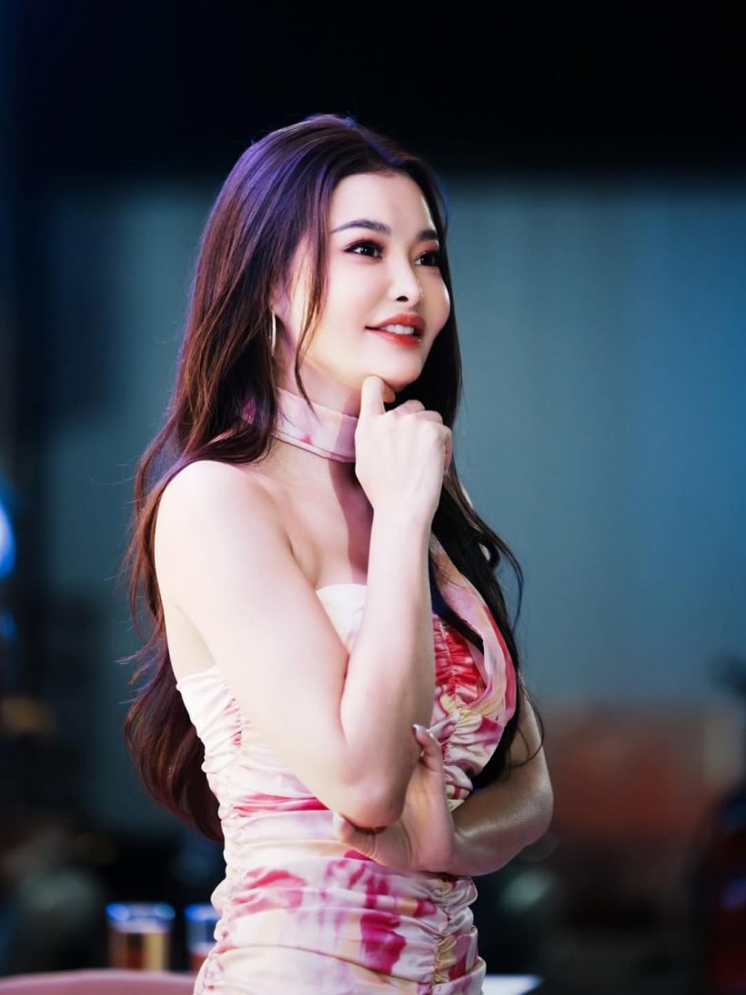 ชาวเน็ตงง!! เธอคนนี้สวยมาก แต่ทำไมไมได้เล่นละคร