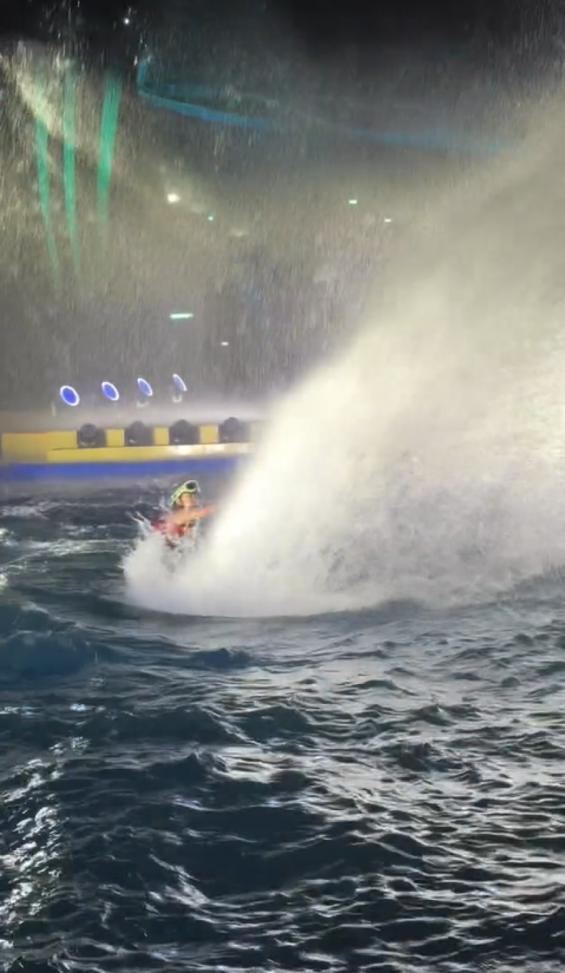 หนุ่มน้อยวัย 14 โชว์ลีลาขี่เจ็ทสกีในพิธีเปิดซีเกมส์ ที่เเท้คือทายาทคนดัง