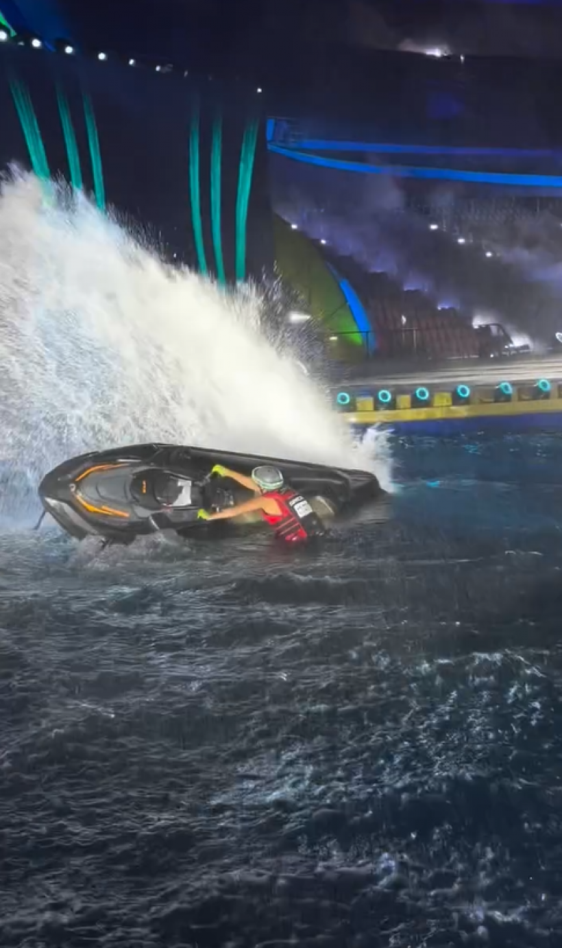 หนุ่มน้อยวัย 14 โชว์ลีลาขี่เจ็ทสกีในพิธีเปิดซีเกมส์ ที่เเท้คือทายาทคนดัง