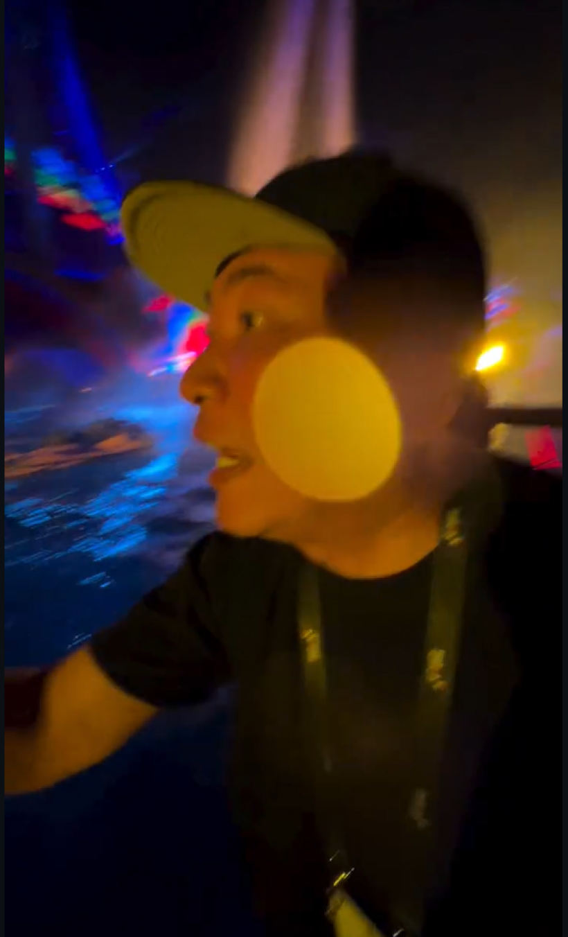 หนุ่มน้อยวัย 14 โชว์ลีลาขี่เจ็ทสกีในพิธีเปิดซีเกมส์ ที่เเท้คือทายาทคนดัง