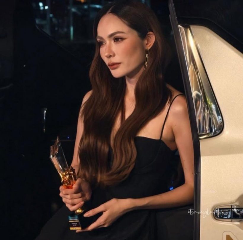 ที่สุดแห่งปี!อิงฟ้าชาล็อต รับมงคู่จิ้นยอดนิยม FCกรี๊ดคอแตก