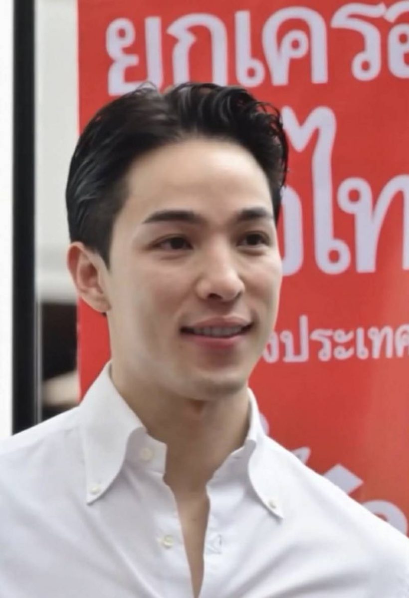 ฮือฮา..หมาก-ณเดชน์ ร่วมโต๊ะนักการเมืองชื่อดังฉลองปีใหม่