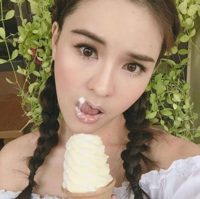 ย้อนภาพ 10 ปีที่แล้ว กับอายุจริง ออม สุชาร์ ทำแฟนๆอึ้ง!