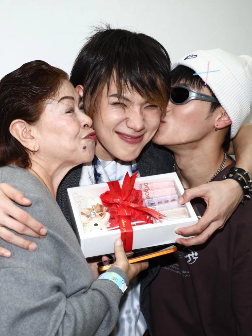 ทำถึงมาก! ดาราหนุ่มฮอตแปลงโฉมฉลองวันเกิด จนจำไม่ได้