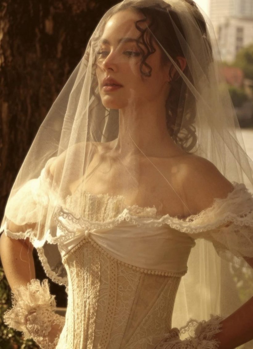 ส่องรีแอคชาวเน็ต หลังญาญ่าเสิร์ฟเอง ในลุคเจ้าสาวสวยละมุน