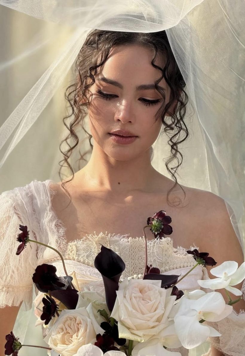 ส่องรีแอคชาวเน็ต หลังญาญ่าเสิร์ฟเอง ในลุคเจ้าสาวสวยละมุน