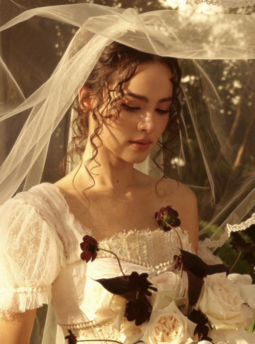 ส่องรีแอคชาวเน็ต หลังญาญ่าเสิร์ฟเอง ในลุคเจ้าสาวสวยละมุน