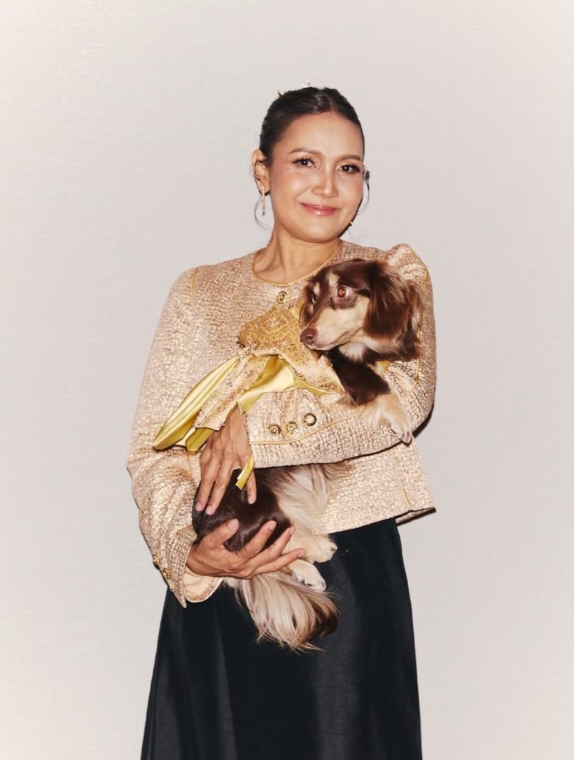 คุณเเม่จิตทิพย์ ถ่ายรูปคู่ลิซ่า ความสวยเเย่งซีนลูกสาวสุดๆ