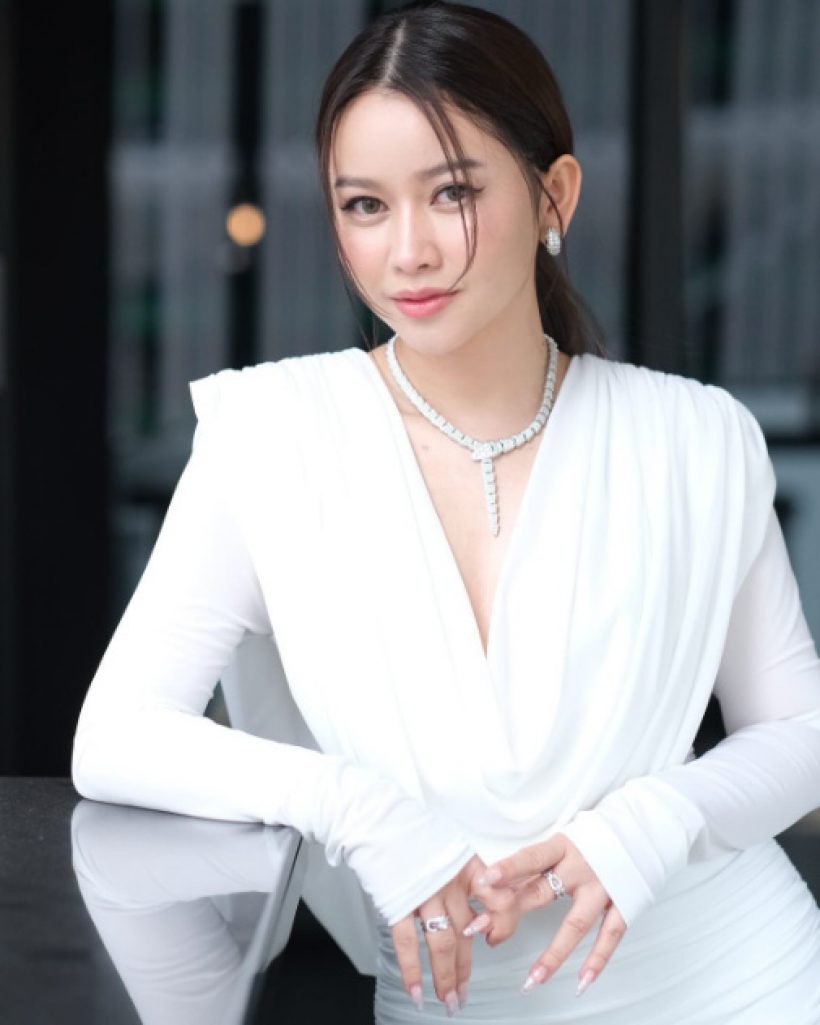 เกิดอะไรขึ้น? เมย์-หนิง เดือด ฟาดพฤติกรรมนักรีวิวท่านหนึ่ง