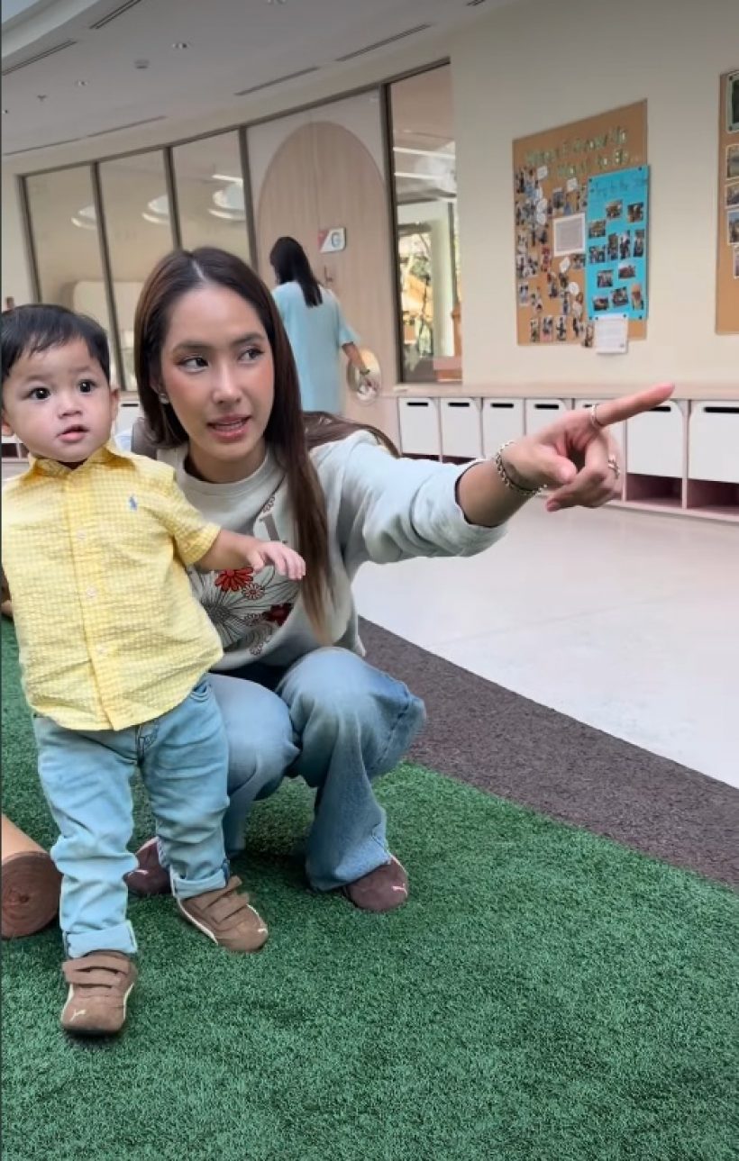 เปิดภาพอบอุ่น แจ็ค-ใบหม่อน อยู่พร้อมหน้า พาลูกสมัครเรียน