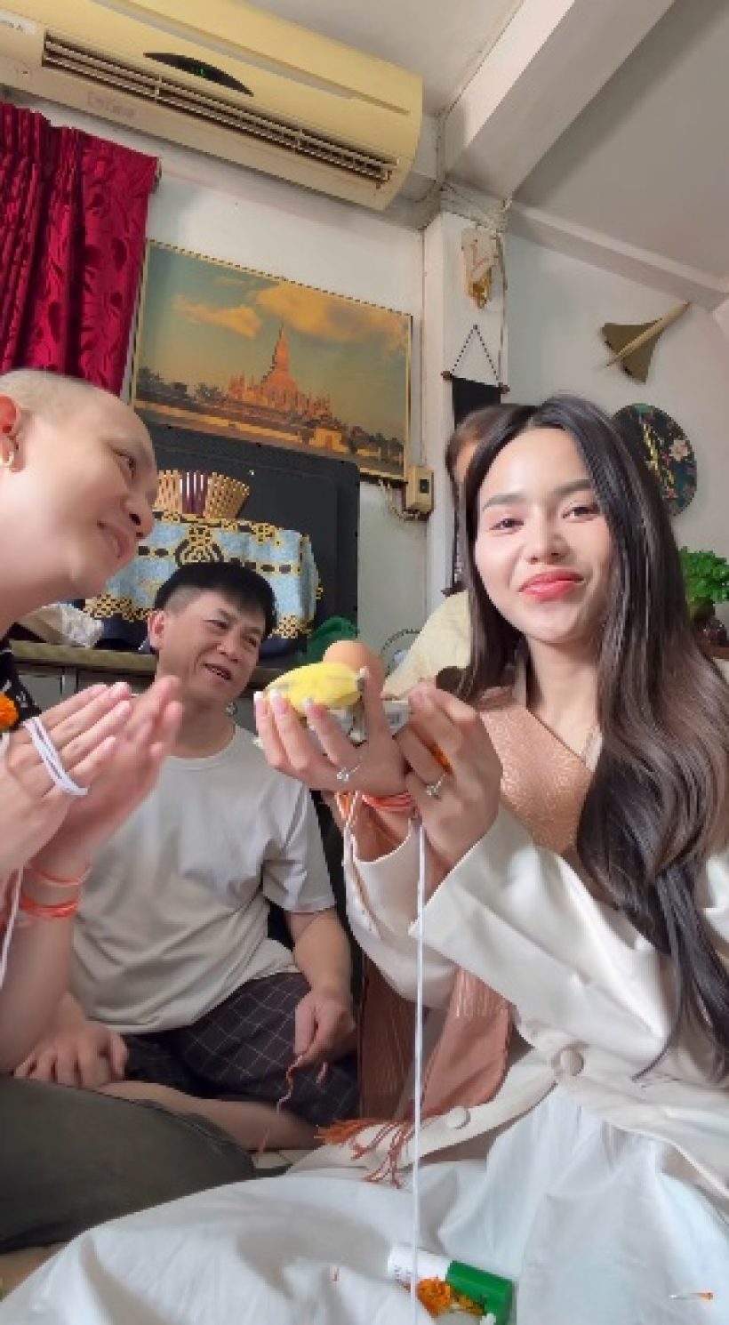 ฮือฮา ดาราสาวดัง ผูกข้อไม้ข้อมือ หลังโพสต์เลิกสามี