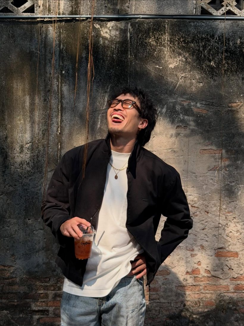 คนโสดใจเจ็บ! หนุ่มฮ็อตควงสาวเดินห้างแบบหวานเจี๊ยบ